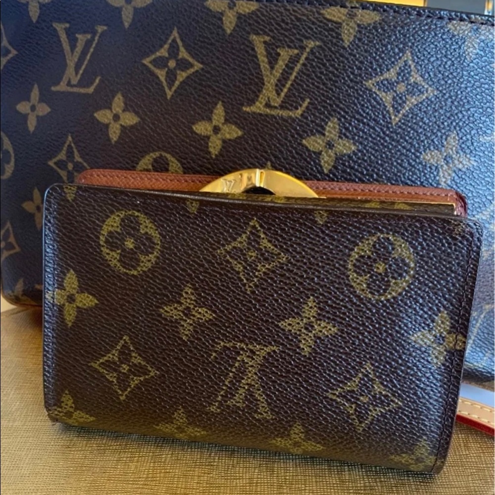 Louis Vuitton Monogram Porte Monnaie Billets Viennous Bifold Wallet